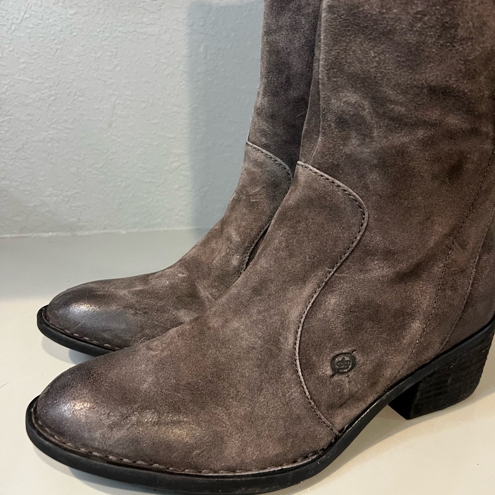 NWT BØRN Brown Suede Knee-High Boots | Low Heel Western Style, Size 10, New - Picture 4 of 7